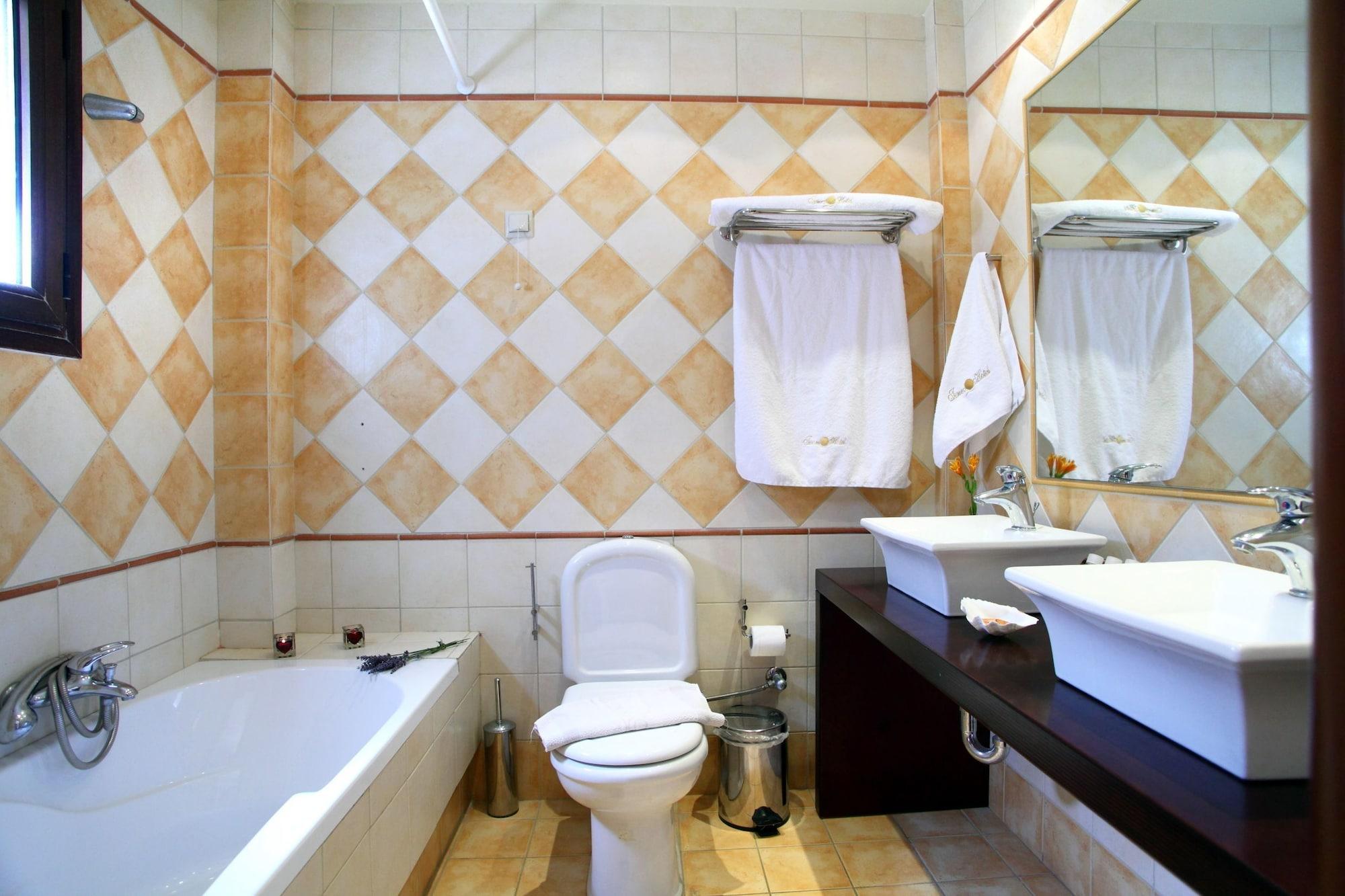 Hotel Tesoro Nikiana Bagian luar foto