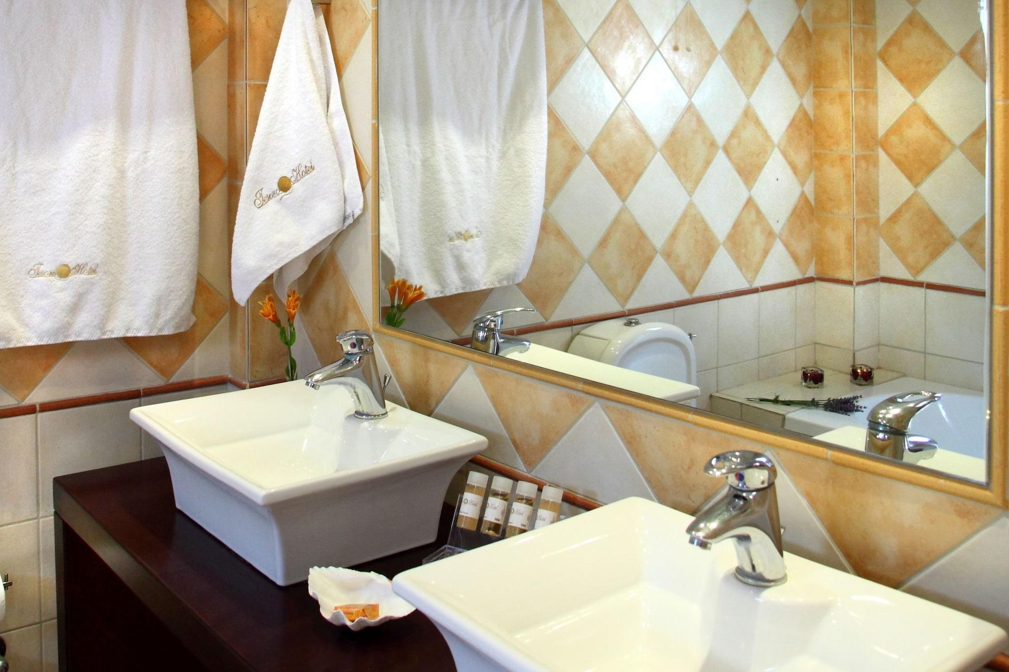 Hotel Tesoro Nikiana Bagian luar foto