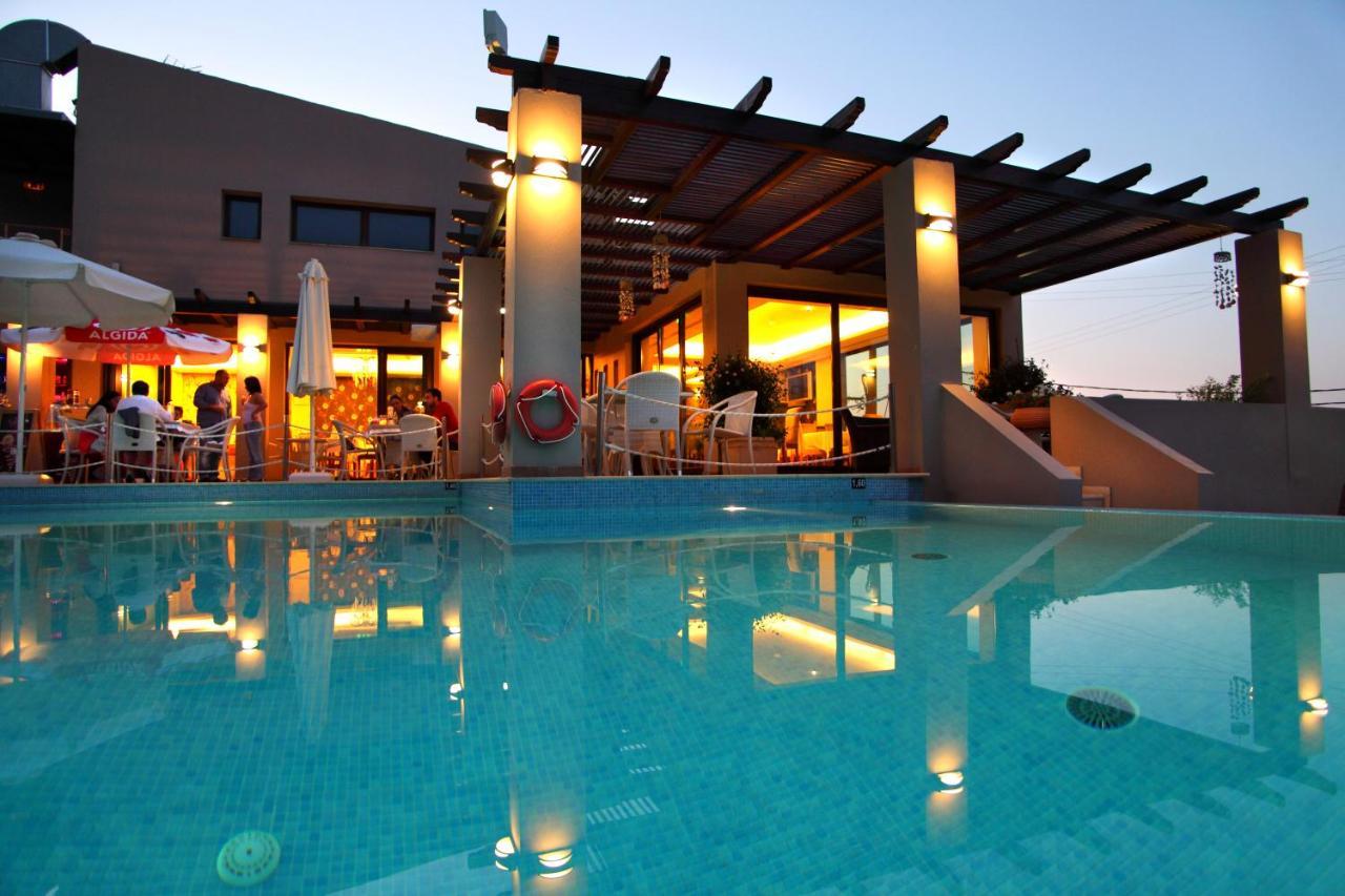 Hotel Tesoro Nikiana Bagian luar foto