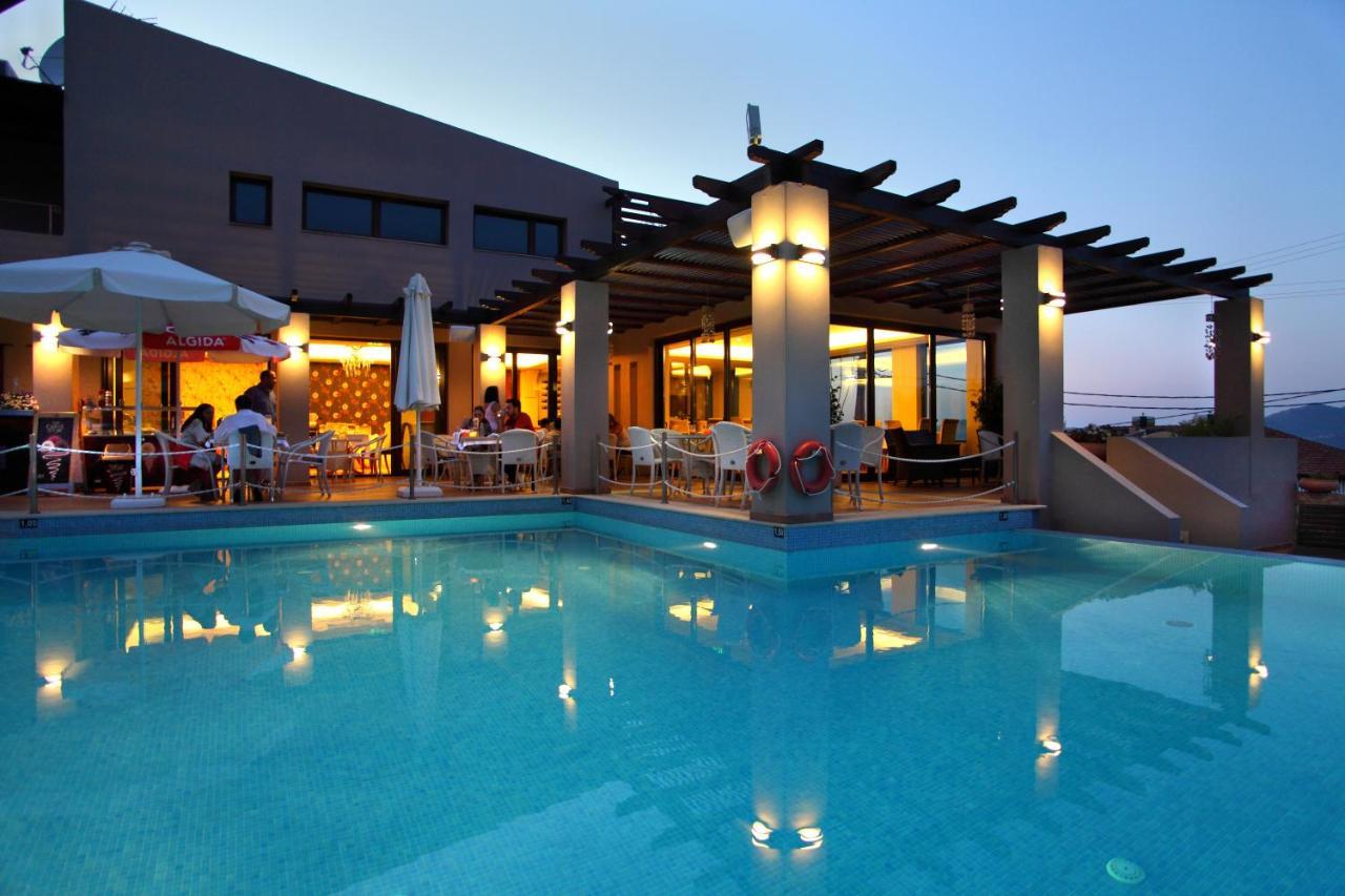 Hotel Tesoro Nikiana Bagian luar foto