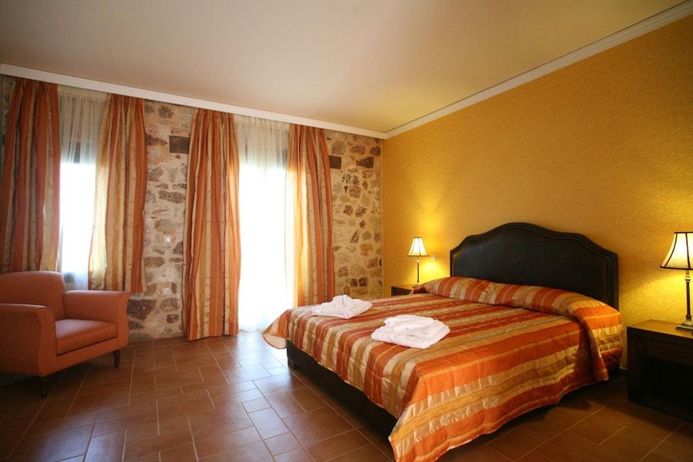 Hotel Tesoro Nikiana Bagian luar foto