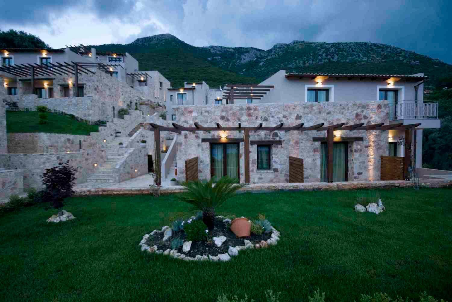 Hotel Tesoro Nikiana Bagian luar foto