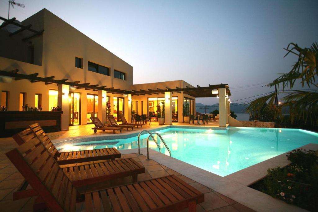 Hotel Tesoro Nikiana Bagian luar foto