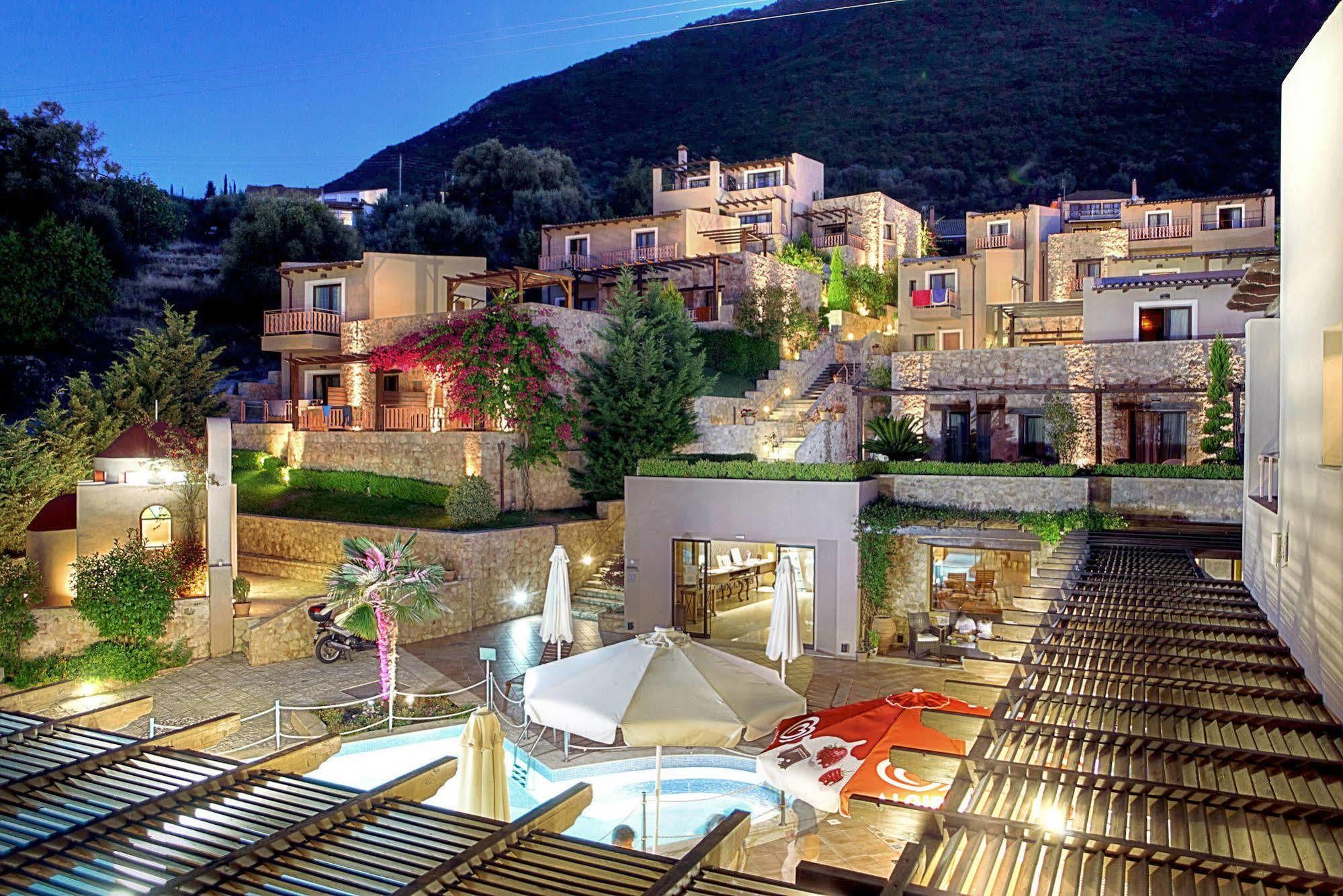 Hotel Tesoro Nikiana Bagian luar foto