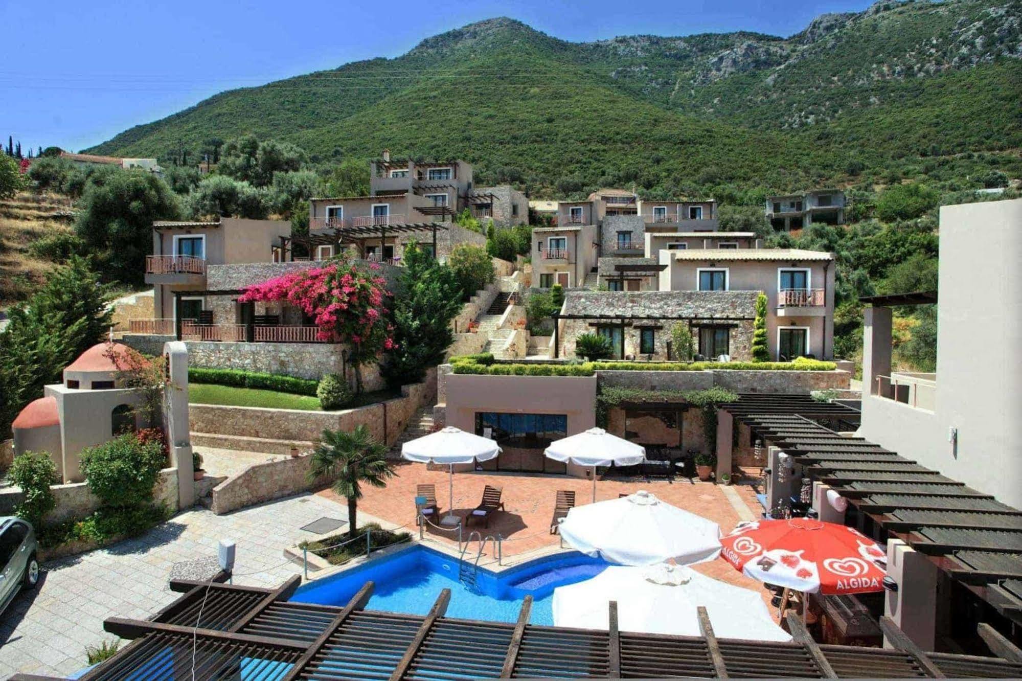 Hotel Tesoro Nikiana Bagian luar foto